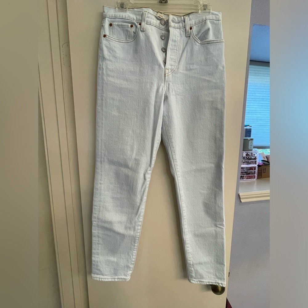 Levi’s wedgie jeans size 27 light wash